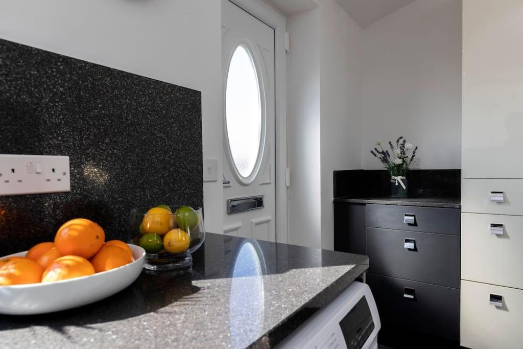 Auckland View - A Comfy & Spacious 4Bed With Views Coundon ภายนอก รูปภาพ