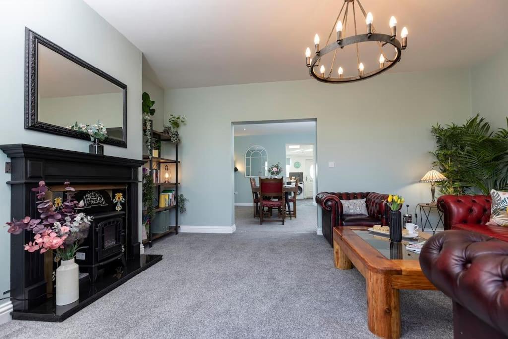 Auckland View - A Comfy & Spacious 4Bed With Views Coundon ภายนอก รูปภาพ